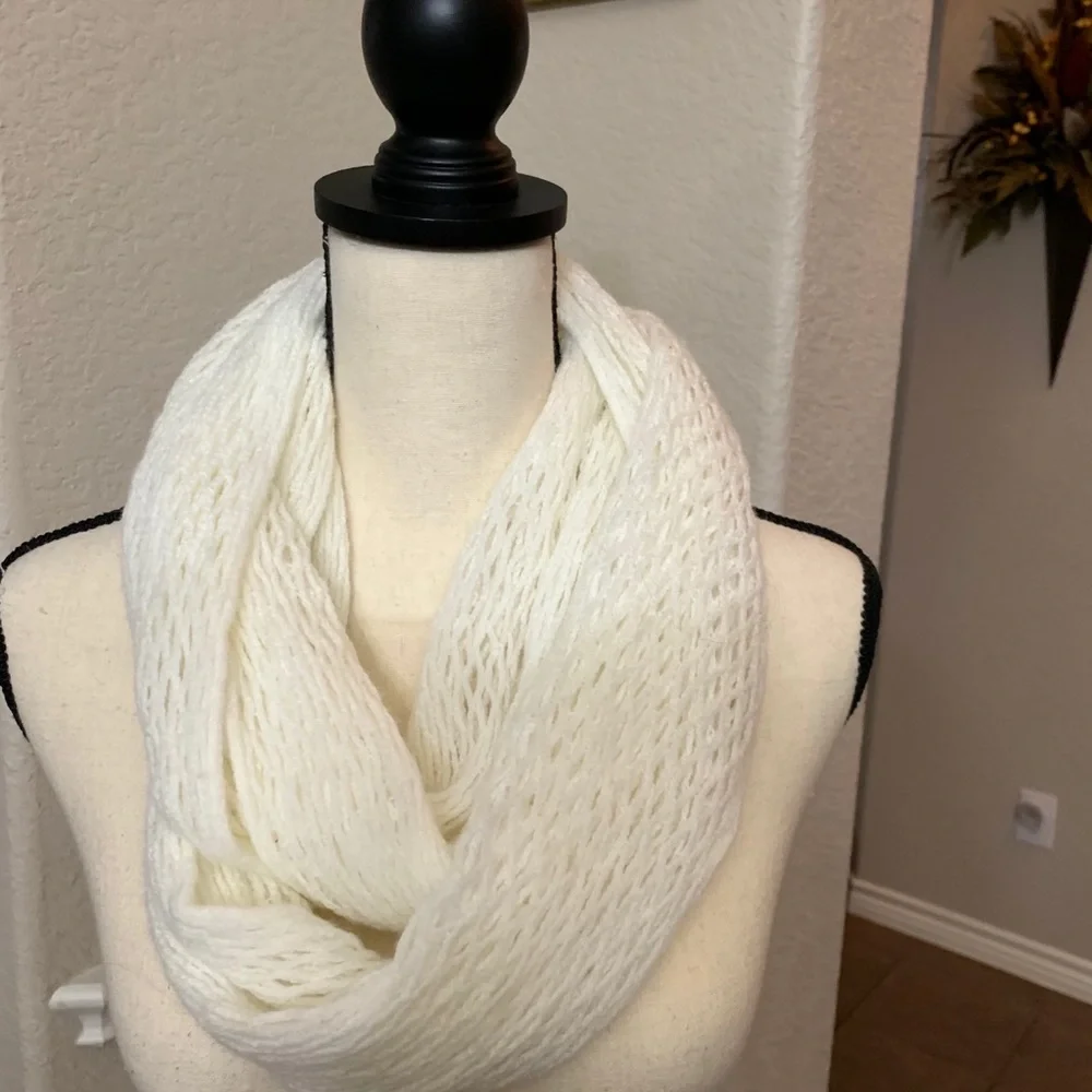 Off white knitted infinity scarf